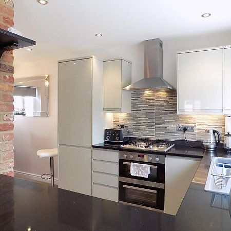 Double Award Winning 1700'S Grd 2 Listed Cottage Near Stonehenge Эймсбери Экстерьер фото