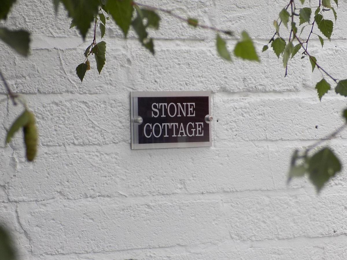 Double Award Winning 1700'S Grd 2 Listed Cottage Near Stonehenge Эймсбери Экстерьер фото