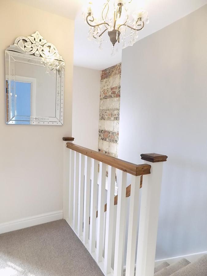 Double Award Winning 1700'S Grd 2 Listed Cottage Near Stonehenge Эймсбери Экстерьер фото
