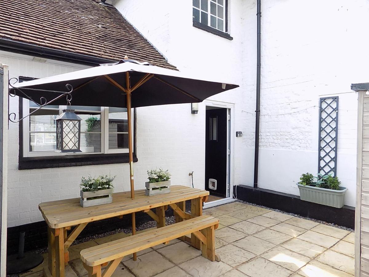 Double Award Winning 1700'S Grd 2 Listed Cottage Near Stonehenge Эймсбери Экстерьер фото